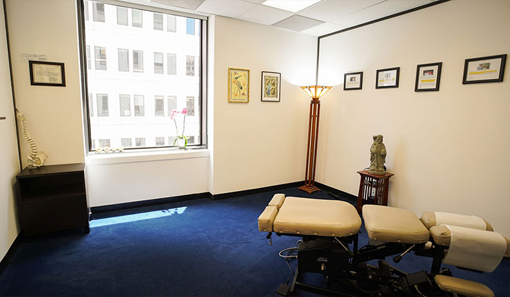 treatment room of Shapero Chiropractic