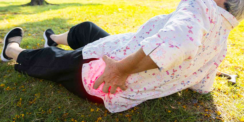 patient needing hip pain chiropractor in the Financial District, Downtown San Francisco