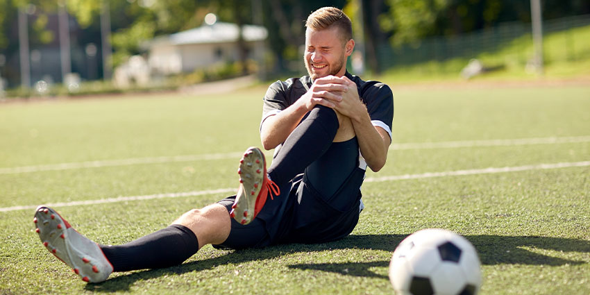 patient needing knee pain chiropractor in the Financial District, Downtown San Francisco