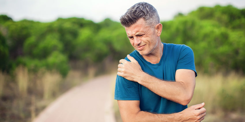 patient needing shoulder pain chiropractor in the Financial District, Downtown San Francisco