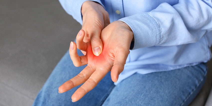 patient needing trigger finger chiropractor in the Financial District, Downtown San Francisco